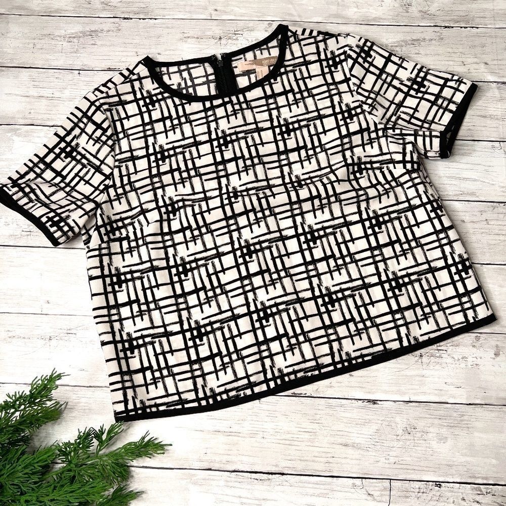 Forever 21 crop top black and white M